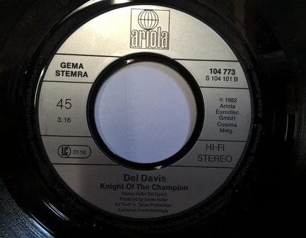 Del Davis - Knight Of The Champion