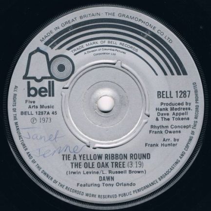 Dawn Featuring Tony Orlando - Tie A Yellow Ribbon Round The Ole Oak Tree